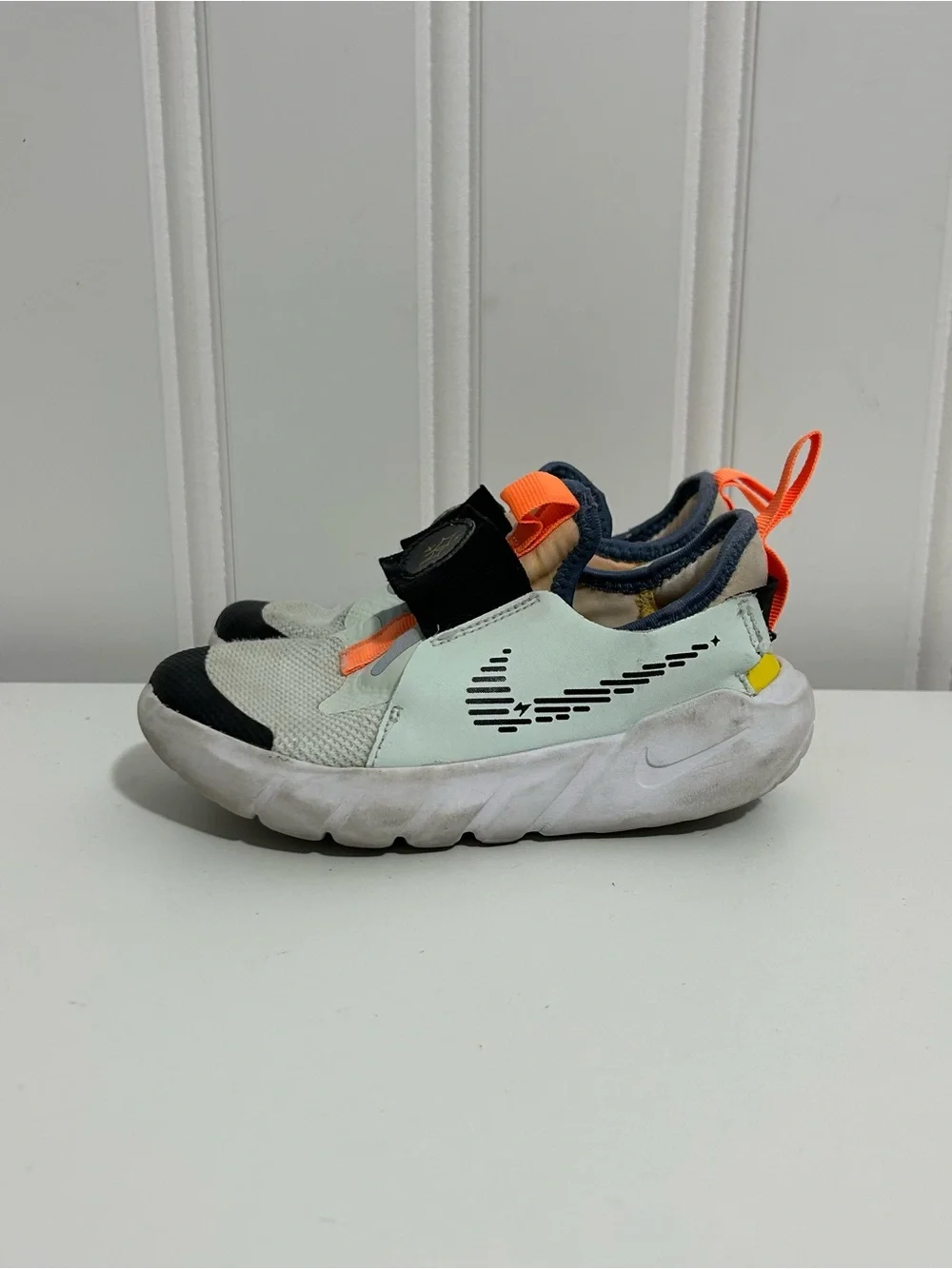 Nike flex runner Kids' Slip-On Athletic Shoes in Light Mint and Black orange